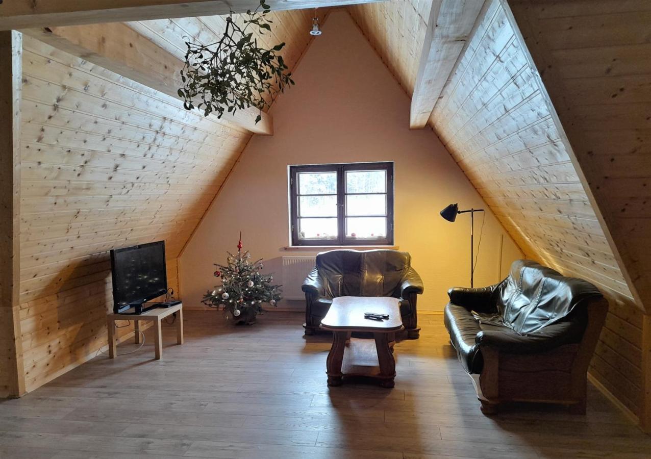 Отель Chochlik Устшики-Дольне Экстерьер фото